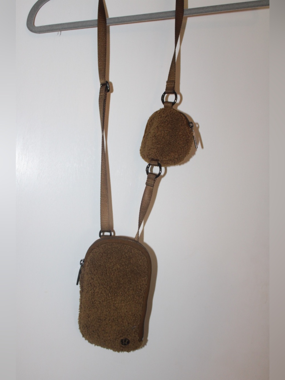USED Lululemon Unisex Crossbody Phone Bag in Brown